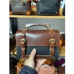 Women's handbag made of oil-waxed leather and shrink-finish vegetable-tanned leather